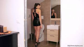 Sexy Czech erotic model Jennifer Max has a hot ass
